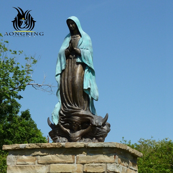 statue of mother mary