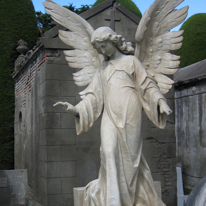 angel statue garden