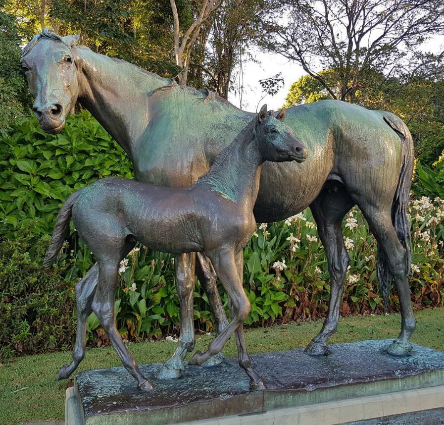 horses statue