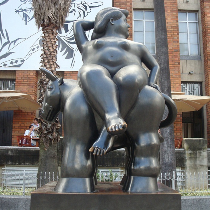 statue imitation botero