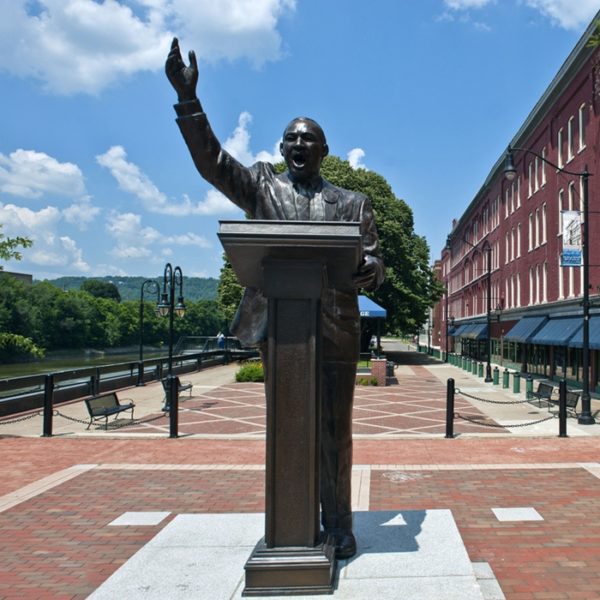 American leader statue