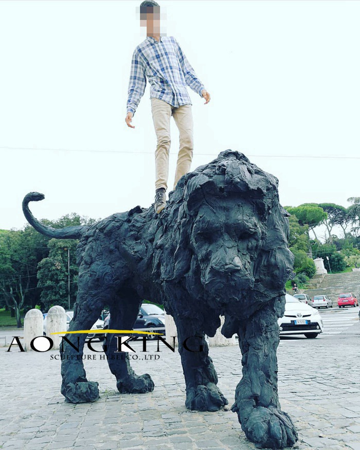 Lion life size statue