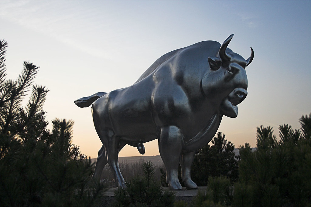Metal abstract bull sculpture (3)