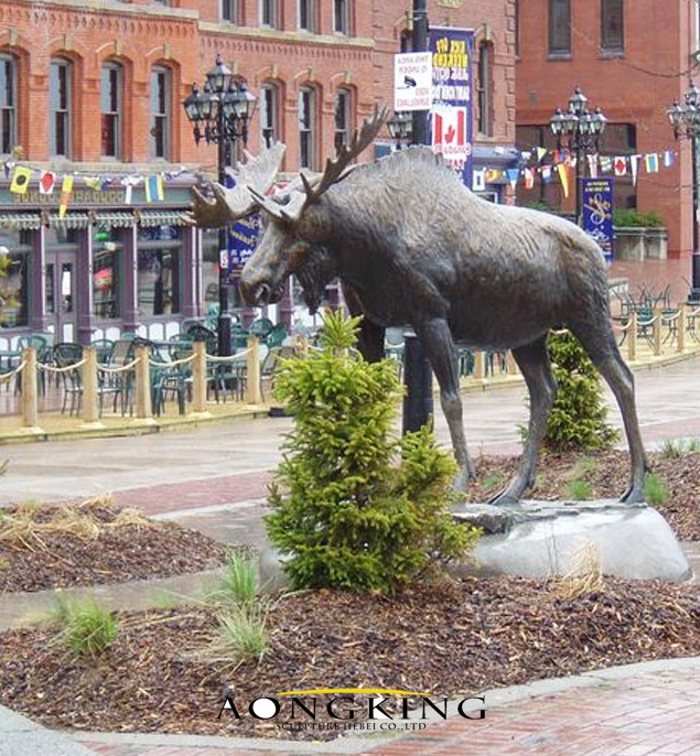 Moose statue sculpture