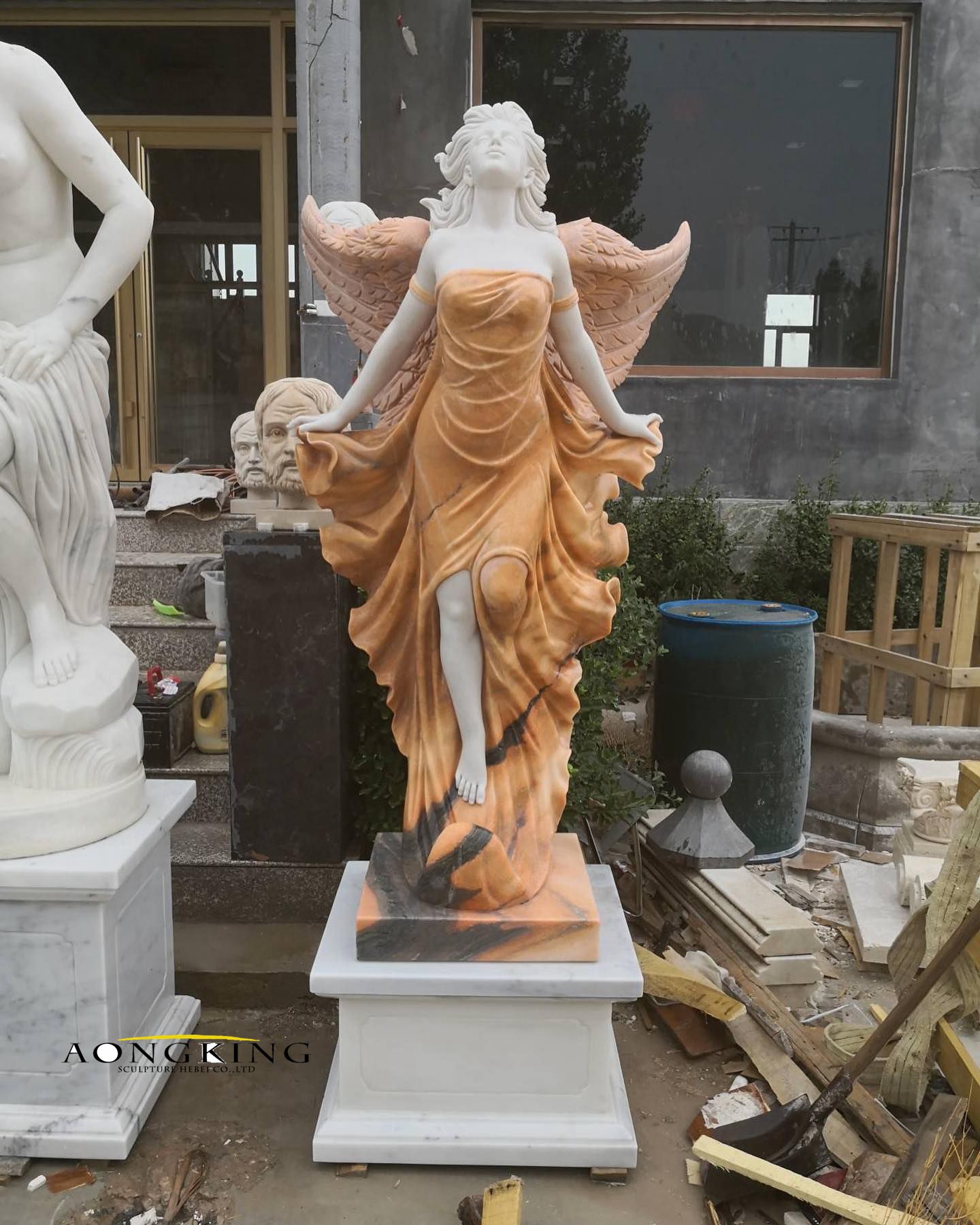 Angel figurines statues