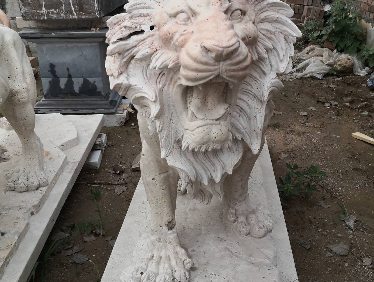 Hot sale lion statues