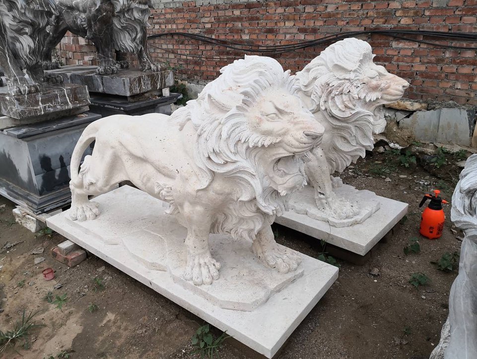Sculpture stone lion