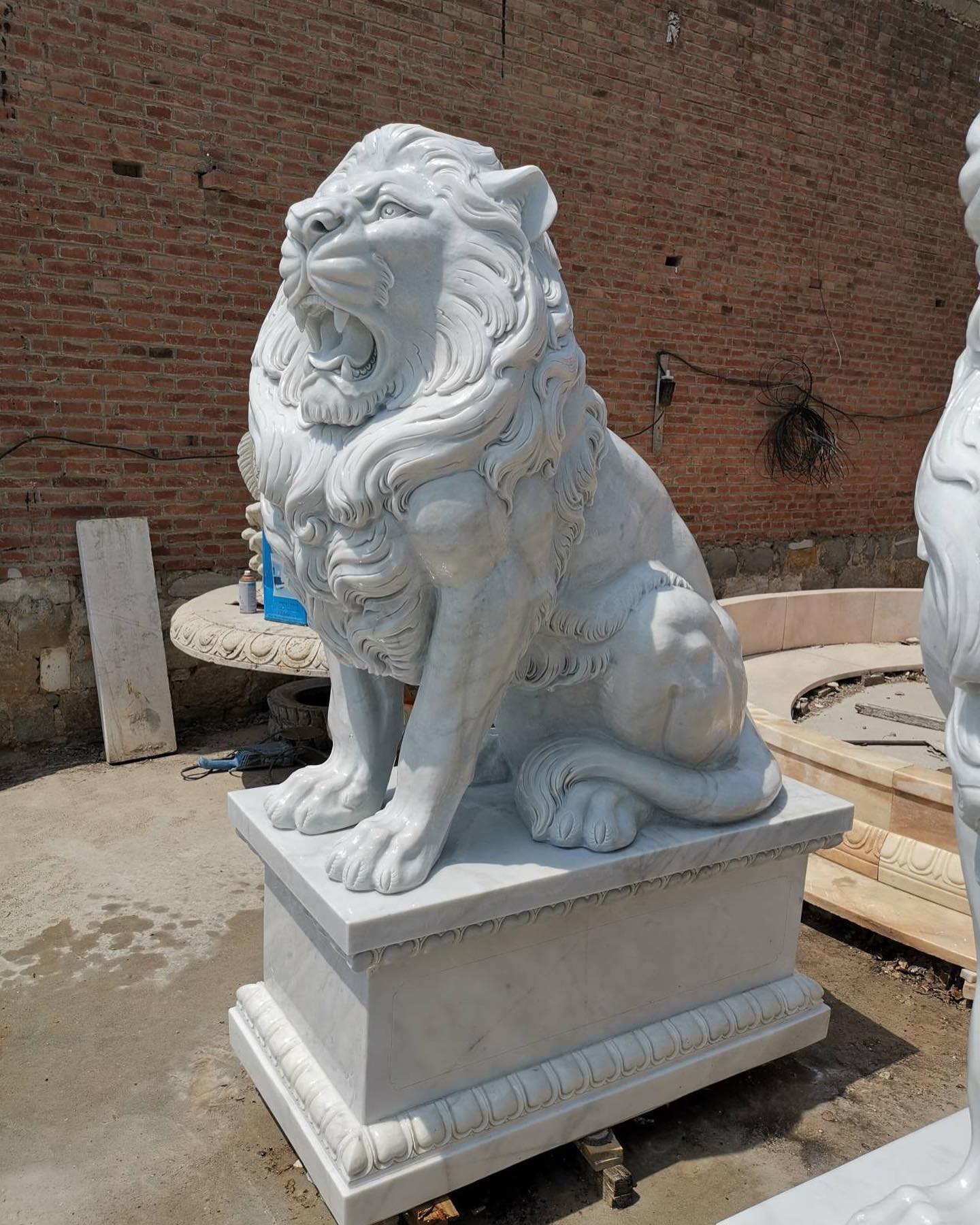 Stone lion statue for sale