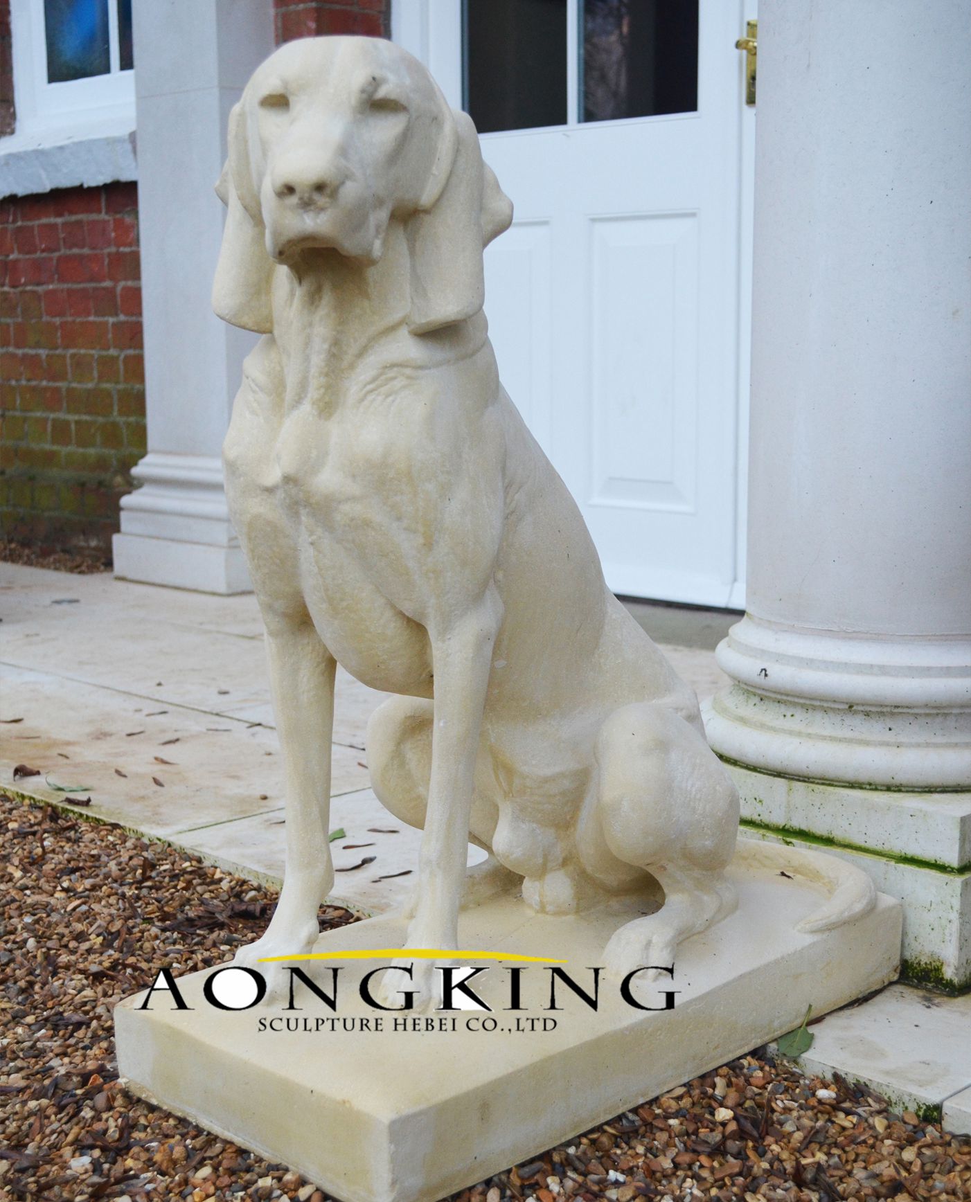 Hunting dogs statue