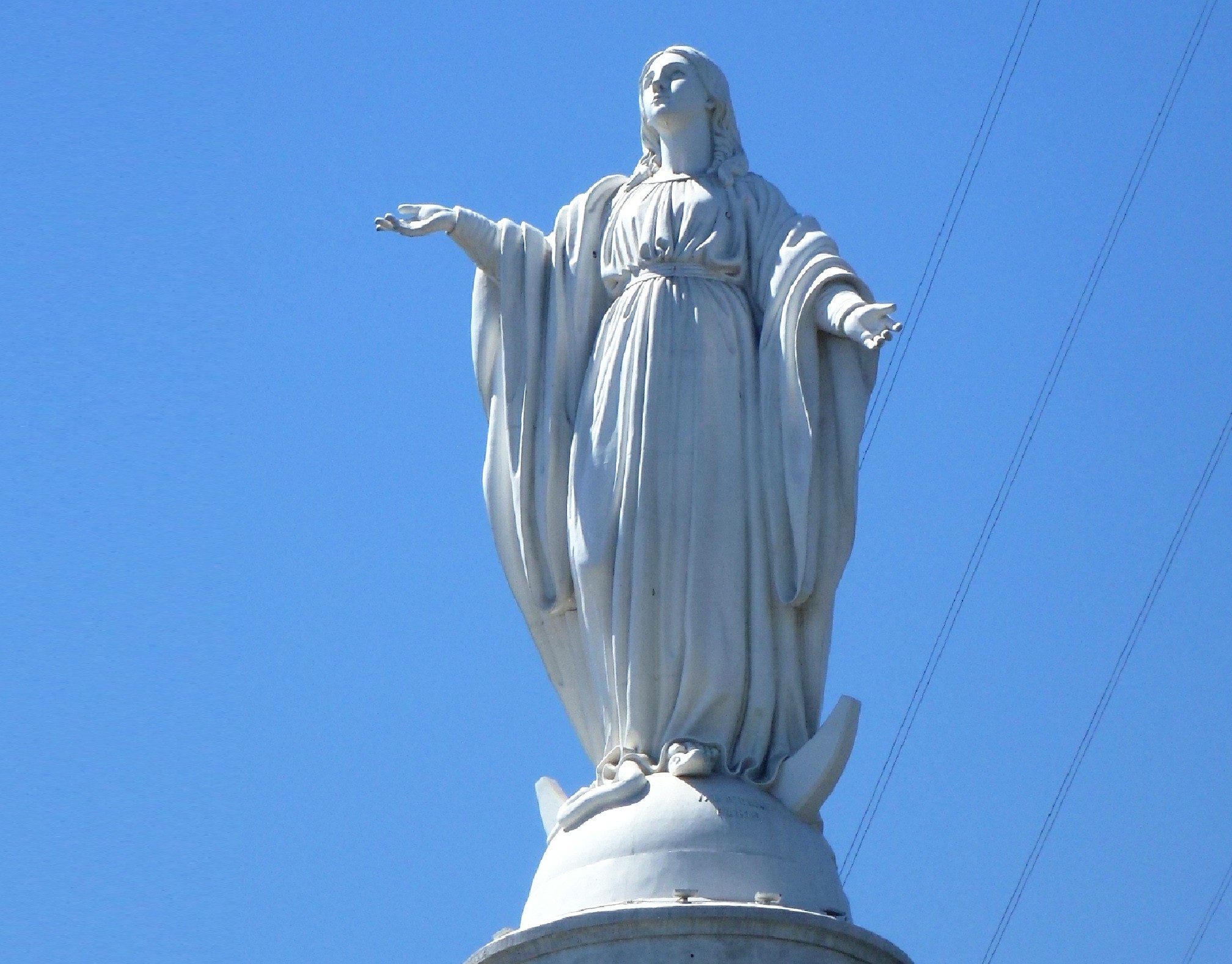 White marble Virgin mary garden statue
