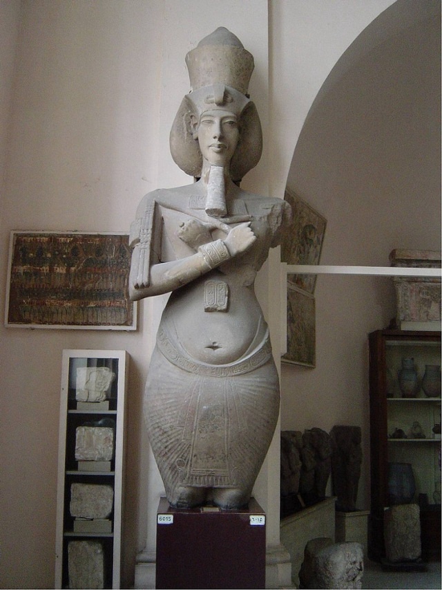 pillar statue of akhenaten