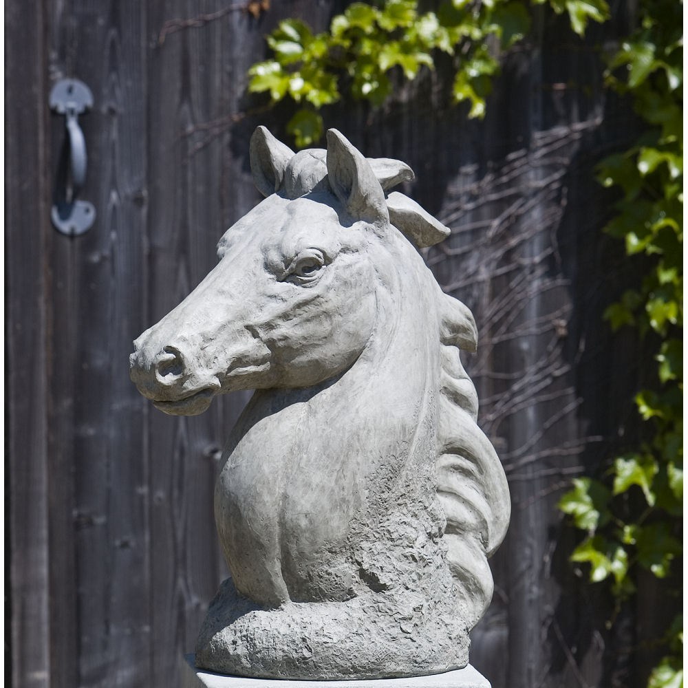 horse head statue (1)