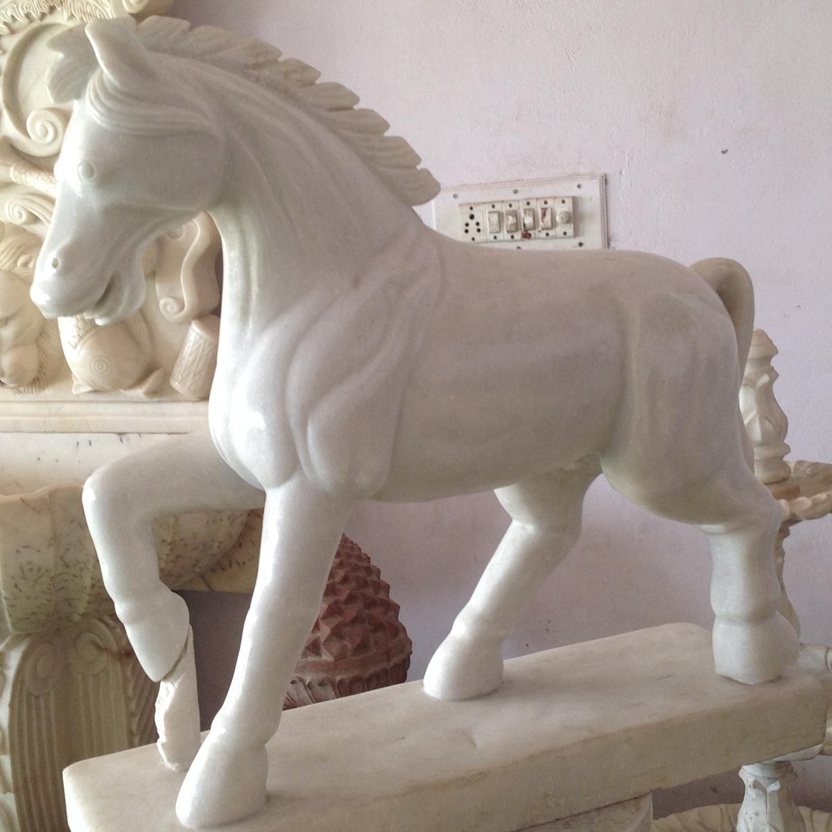 horse sculpture (1)