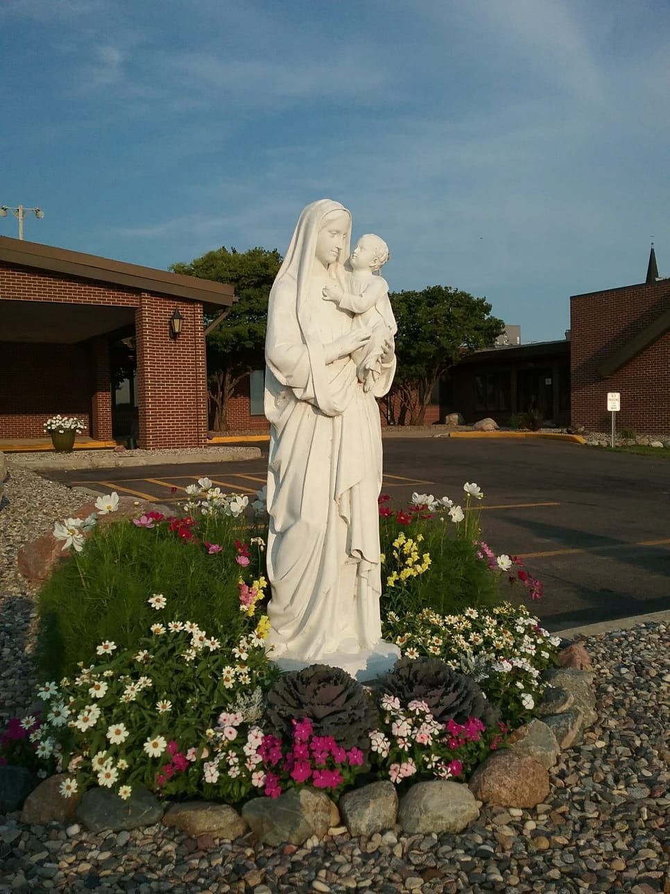 mary and jesus statue (1)