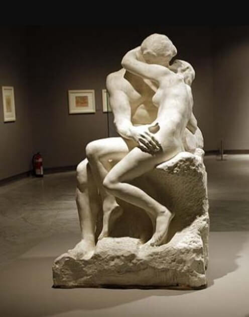 the kiss sculpture