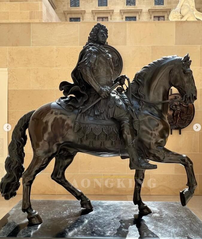 Louis XIV bronze statue (2)