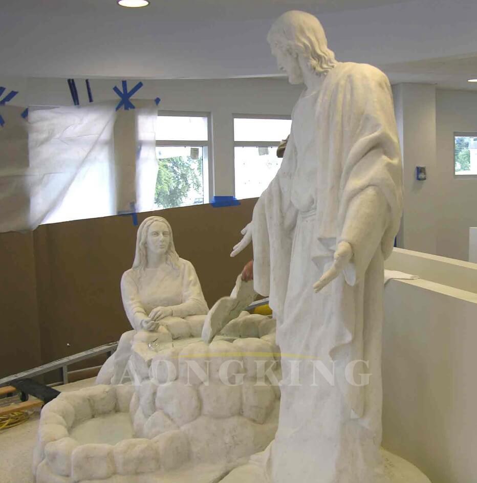 Savior And Samaritan Woman marble statue