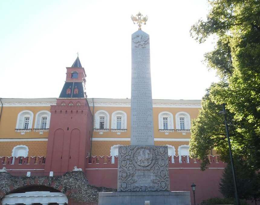 Granite Romanovskiy Obelisk (2)