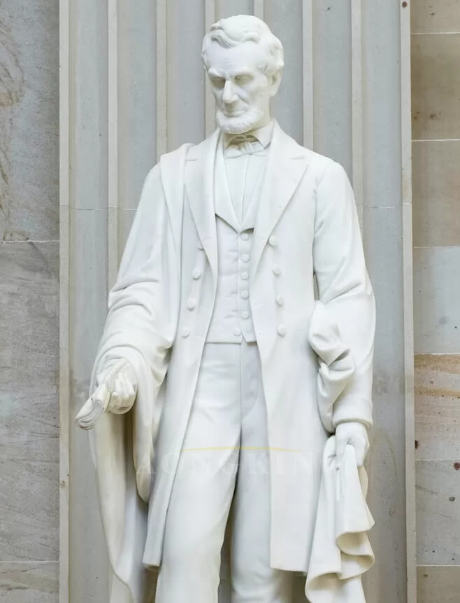 marble statue of president Lincoln2