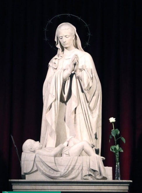 marble Madonna over the crib statue